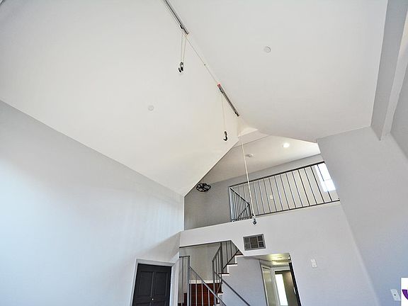 3rd image of 1118 E Palmer Ave APT 212
