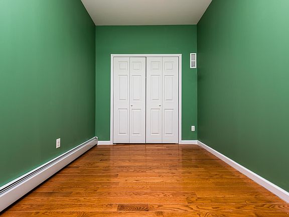 4th image of 705 Grand St