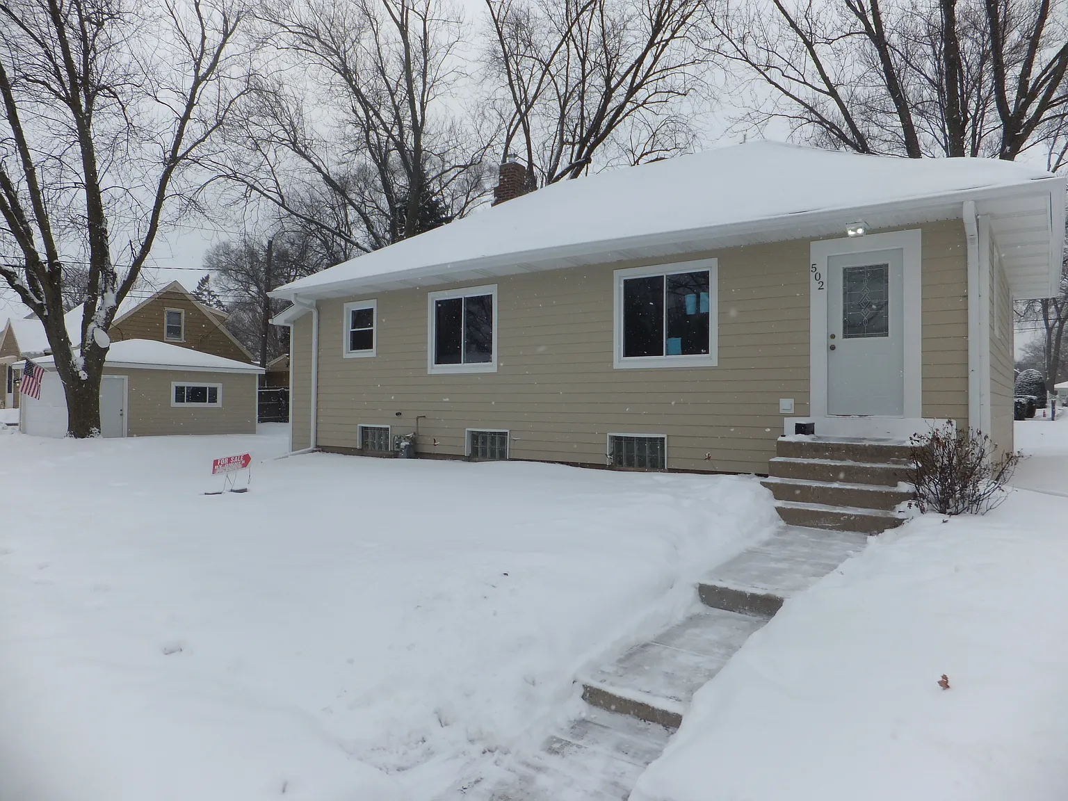 502 Marguerite St photo 1