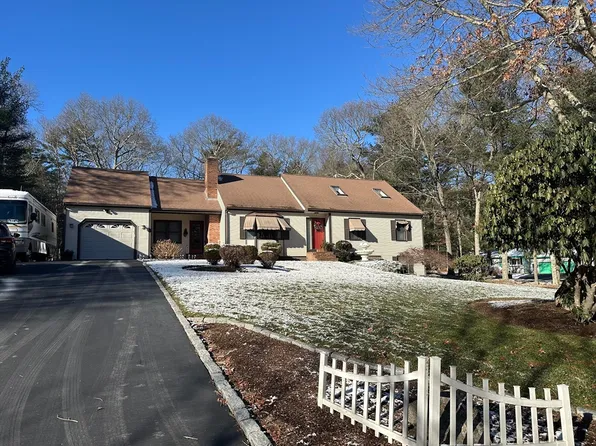 1 Knollwood Dr, Dartmouth, MA 02747