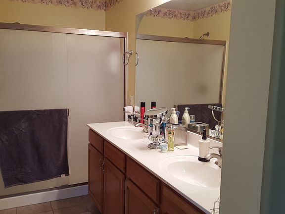 Master bath - two sinks, long vanity