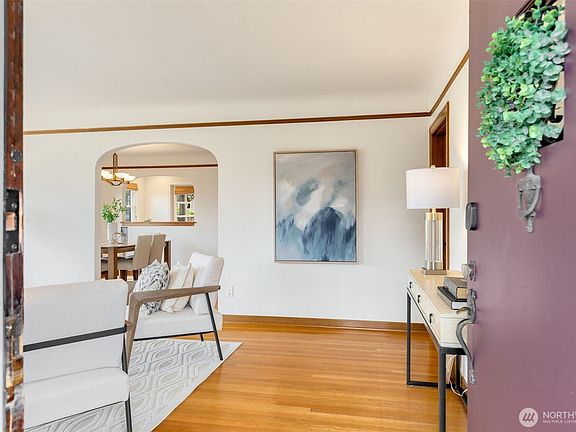 3rd image of 1820 Nob Hill Avenue N