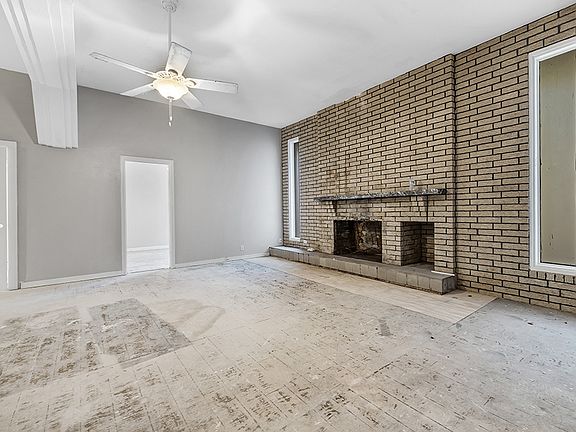 3rd image of 2305 Cherry Hill Rd