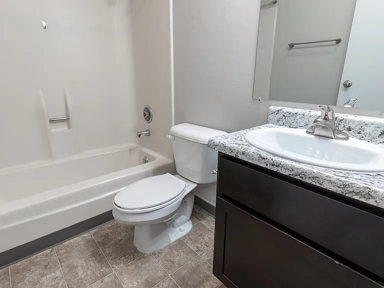 Camelot East Apartments — Photo 61
