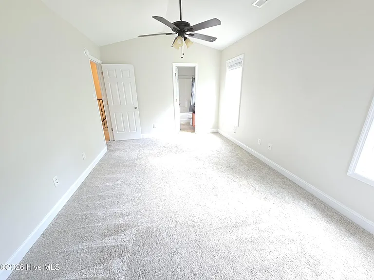 305 Cabin Cir — Photo 17
