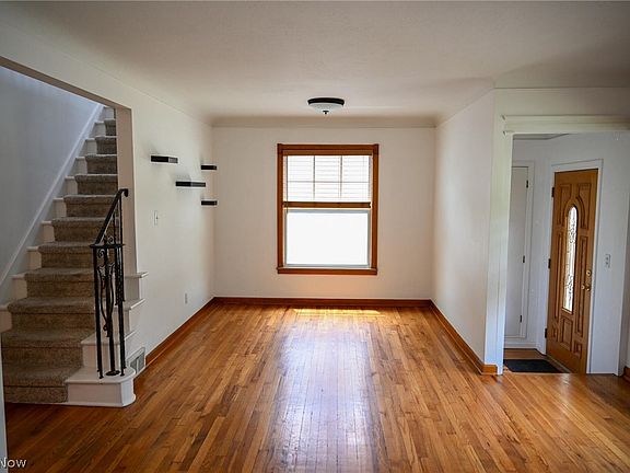 2nd image of 1313 Richmond Rd