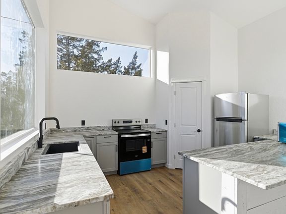 5th image of 2043 N 15th St #A