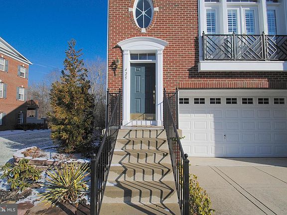 2nd image of 425 Penwood Dr