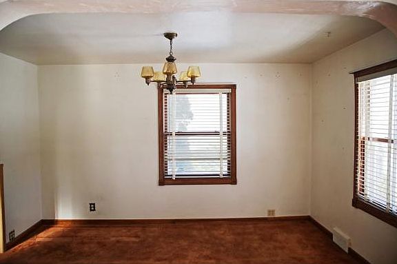 4th image of 1619 Woodsdale Ave