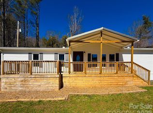1050 Wyatt Town Rd, Burnsville, NC 28714