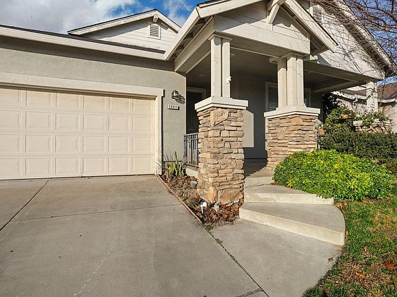 3rd image of 13311 Waterway Dr