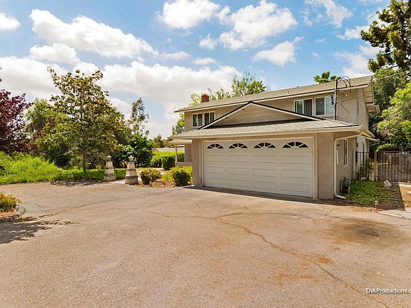 2nd image of 2761 Royal Crest Dr