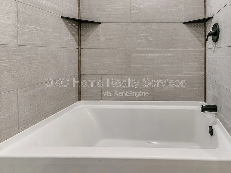 1812 W Noble Ave — Photo 33