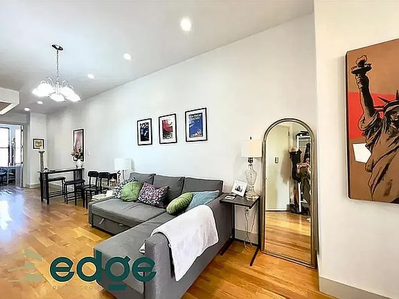 2nd image of 233 Jefferson St APT 2l