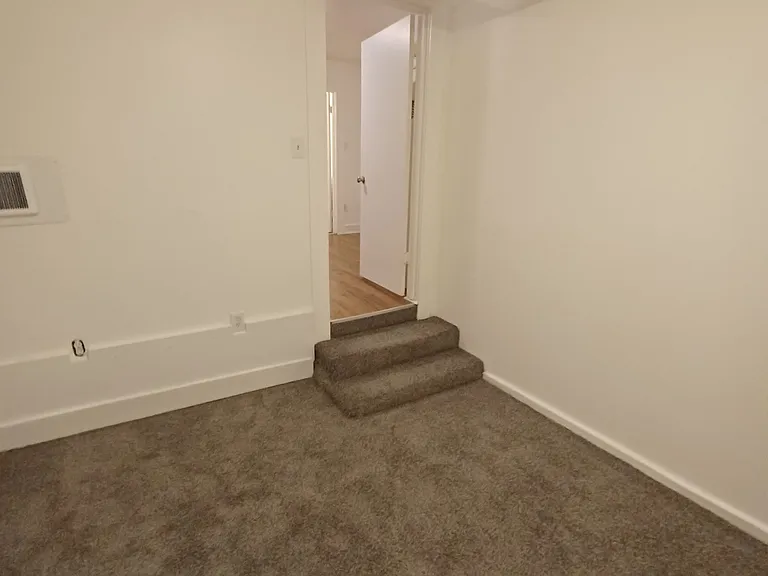 Ansonia Apartments — Photo 28