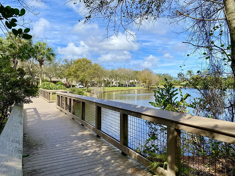 335 E Thatch Palm Cir #104 — Photo 31