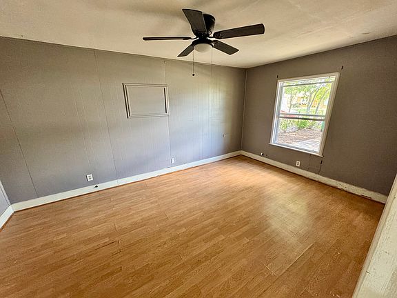 5th image of 122 Chesley Dr