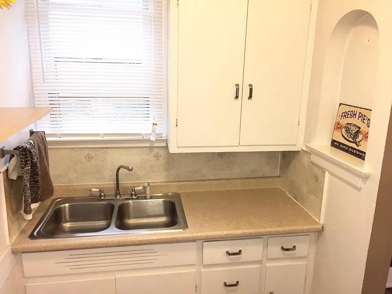 908 Columbia Ave #4 — Photo 10