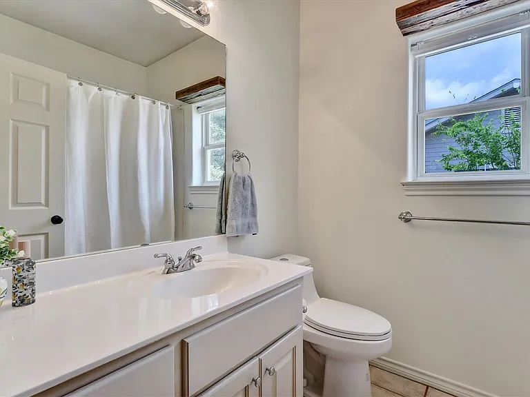 203 Dunkeld Dr — Photo 30