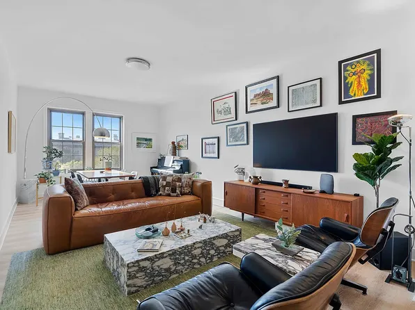 1100 Grand Concourse image 1 of 16