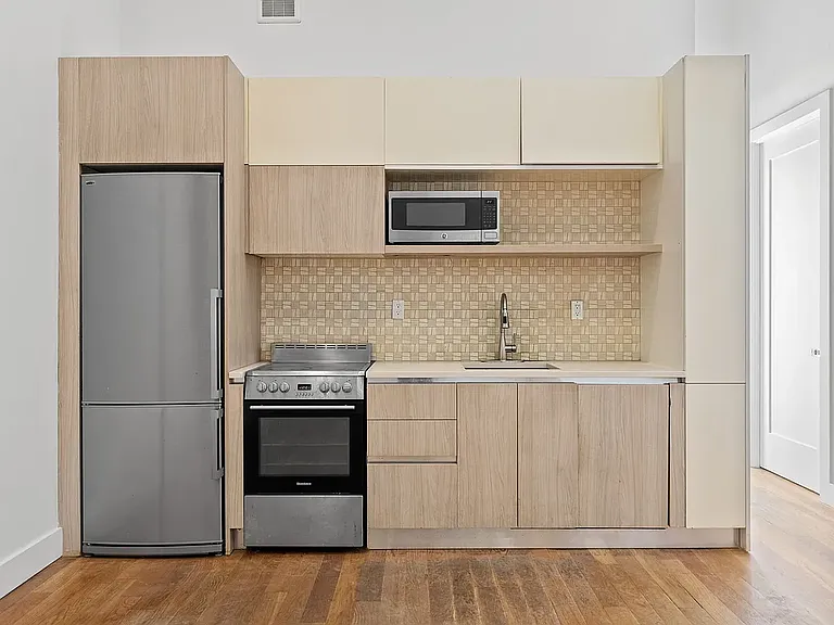 28 Starr St #4B — Photo 2