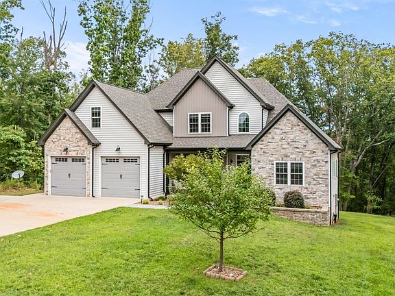2nd image of 1214 Highland Oaks Dr