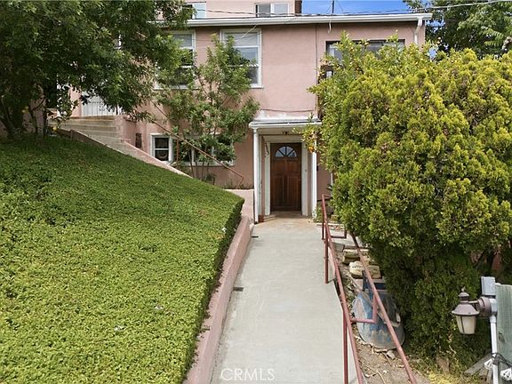 3rd image of 3901 De Longpre Ave
