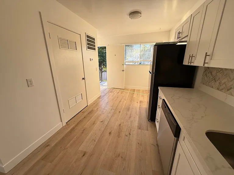 1226 E 500 S — Photo 20