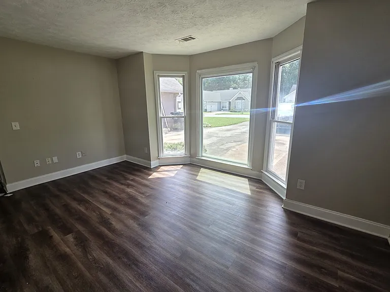 610 Clearwater Pl — Photo 4