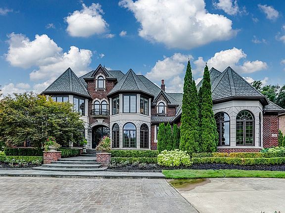 3rd image of 47885 Bellagio Ct