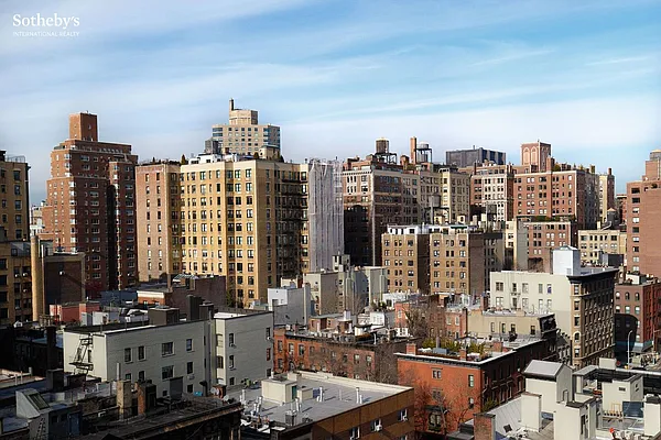 Sold by Sotheby's International Realty | media 2