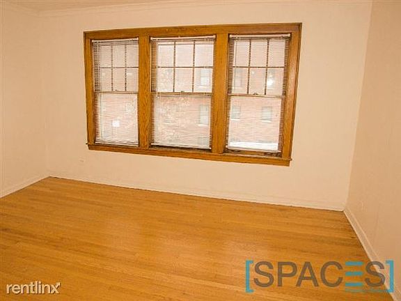 4th image of 2336 W Waveland Ave