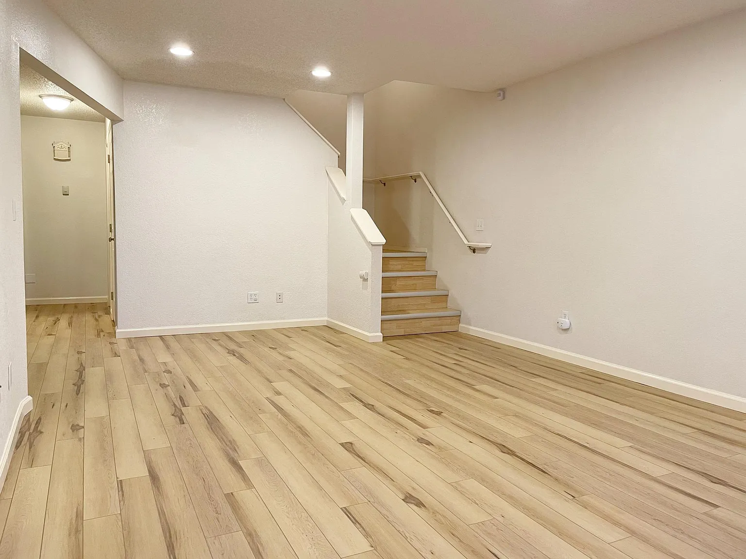 4 bed, 1728 sqft, $2,950 — Photo 4