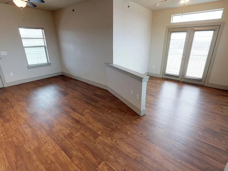 1212 Greenlee St — Photo 7