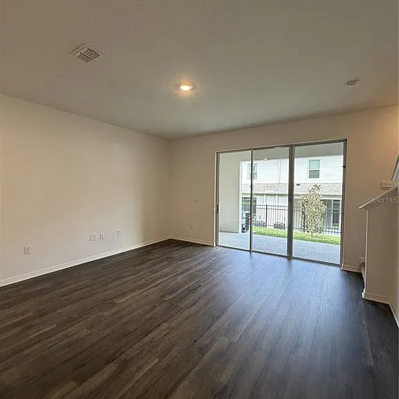 2569 Olympic Ct — Photo 17