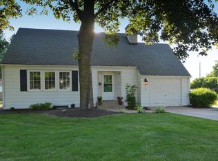 587 North Ave, Hartland, WI 53029