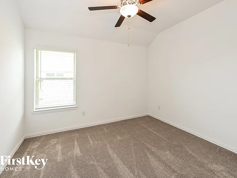 14915 Lake Shore Ave — Photo 13