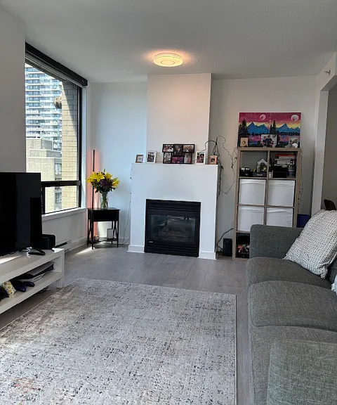 1003 Burnaby St #1404 — Photo 3