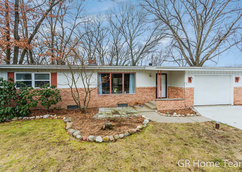 1st image of 1981 Oak Cliff Dr NE