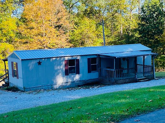 3rd image of 1453 Strawberry Rd