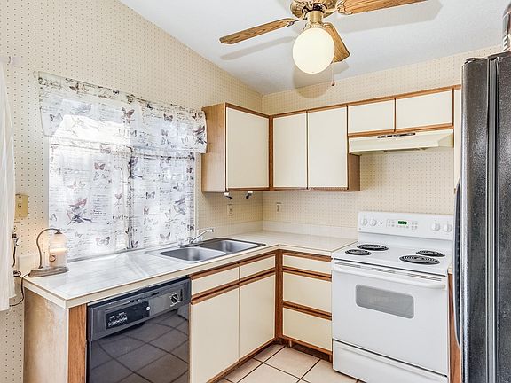 4th image of 5049 W Kingbird St