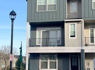 3310 SE Brookwood Ave, Hillsboro, OR 97123