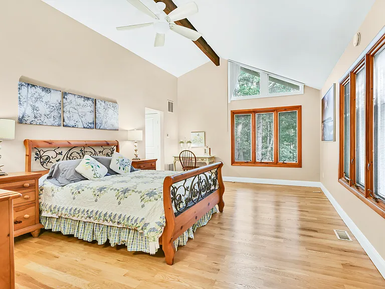 46 Dogwood St — Photo 10