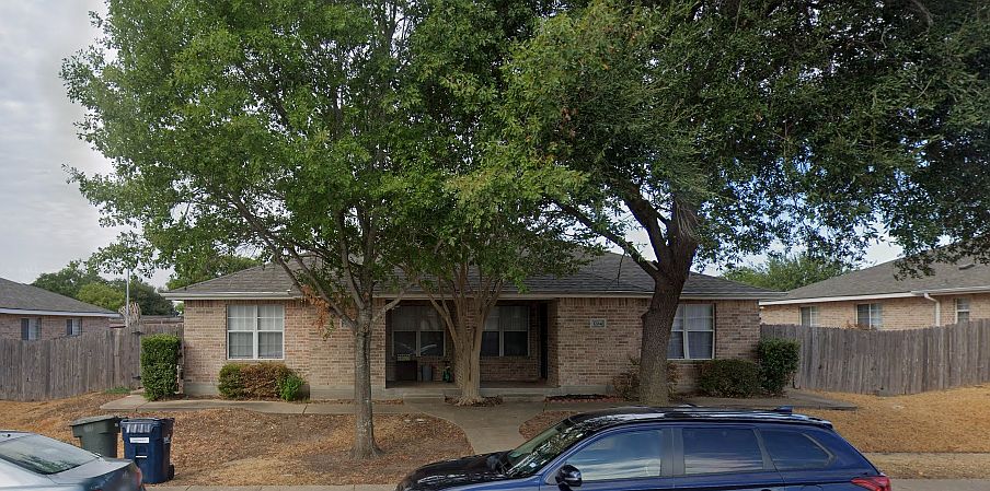 1st image of 1706 S Dexter Dr
