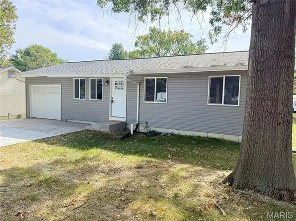 800 Flora Ave, Warrenton, MO 63383