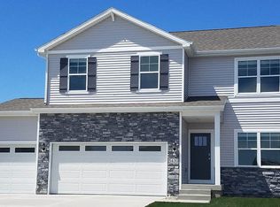 950 Spruce St, Waukee, IA 50263