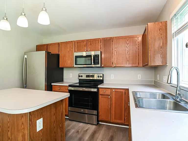 1322 Rumstone Ln — Photo 10