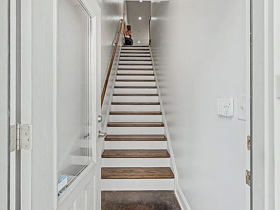 4th image of 3128 Belwood St APT 202