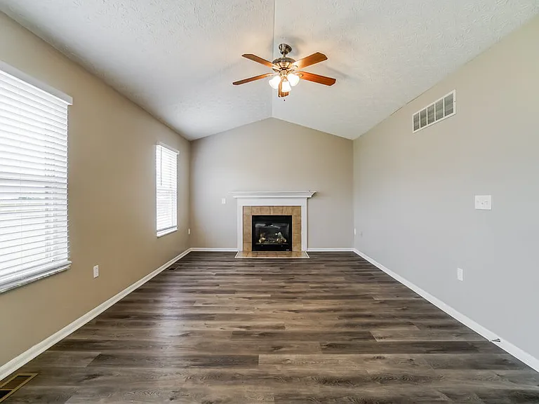 4299 Shady Meadows Dr — Photo 9