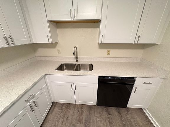 4th image of 721 Perry Ave